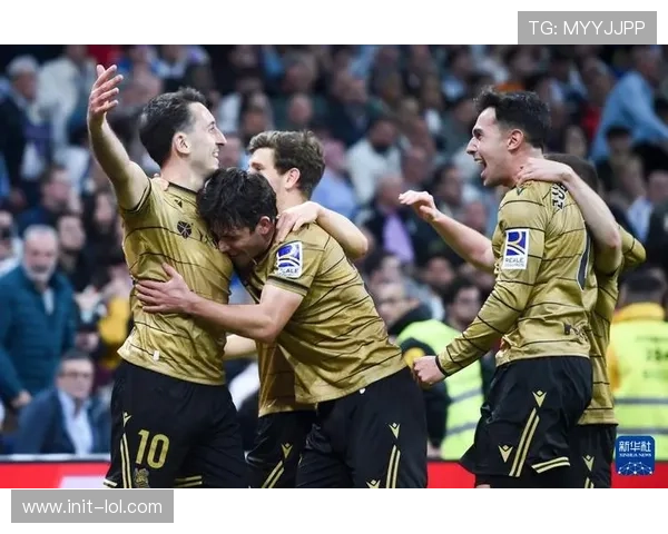 皇家马德里4-1大胜皇家社会豪取联赛八连胜，维尼修斯梅开二度